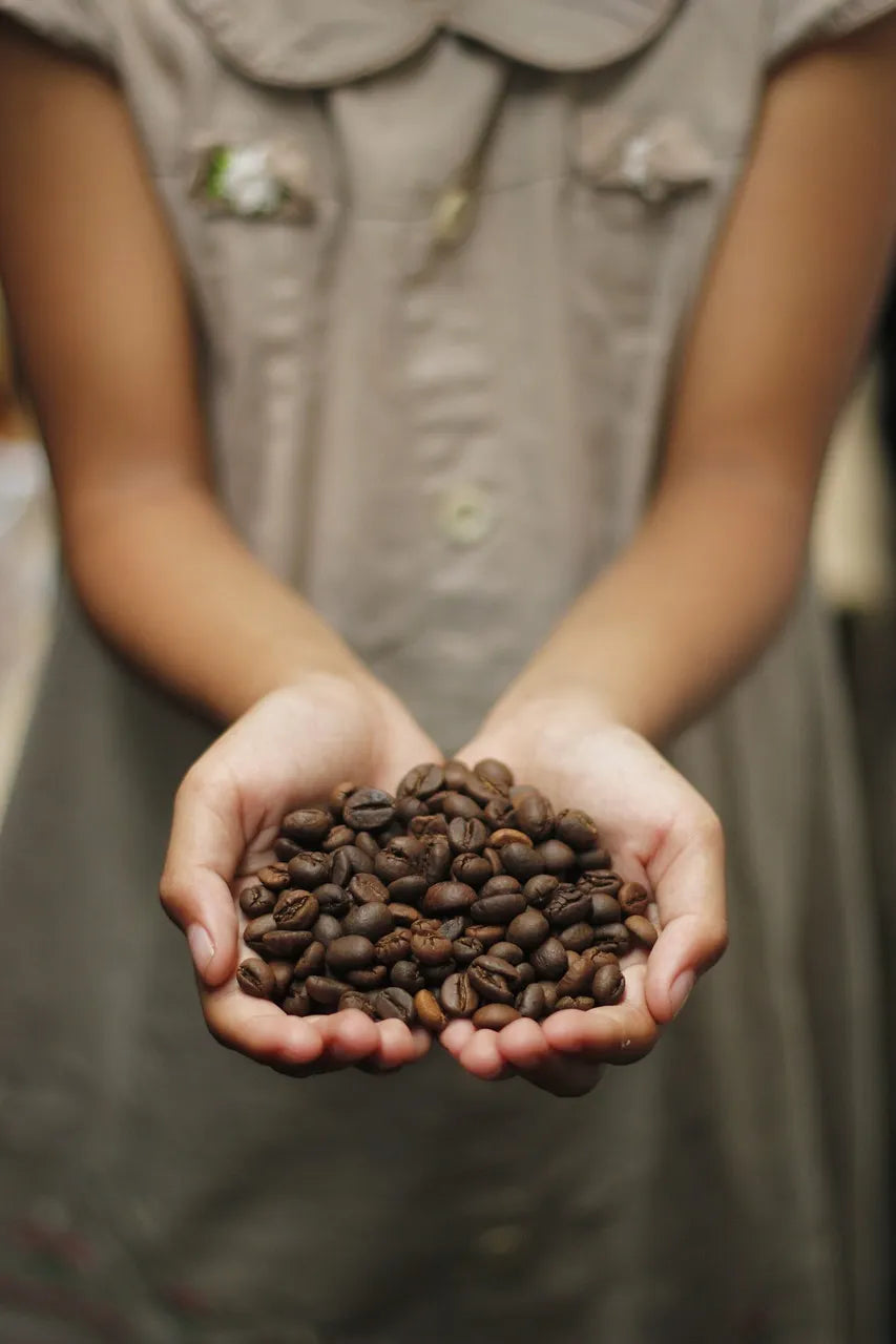 Valeria's espresso coffee is roasted looking for sweetness, balance and body, while enhancing the acidity. -Topiceland